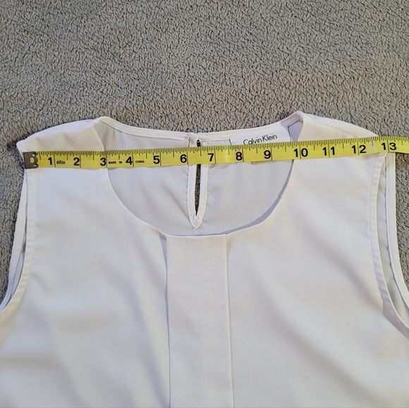 Calvin Klein Women’s Size Medium White Sleeveless Blouse w Pleated Front Panel - Picture 9 of 12